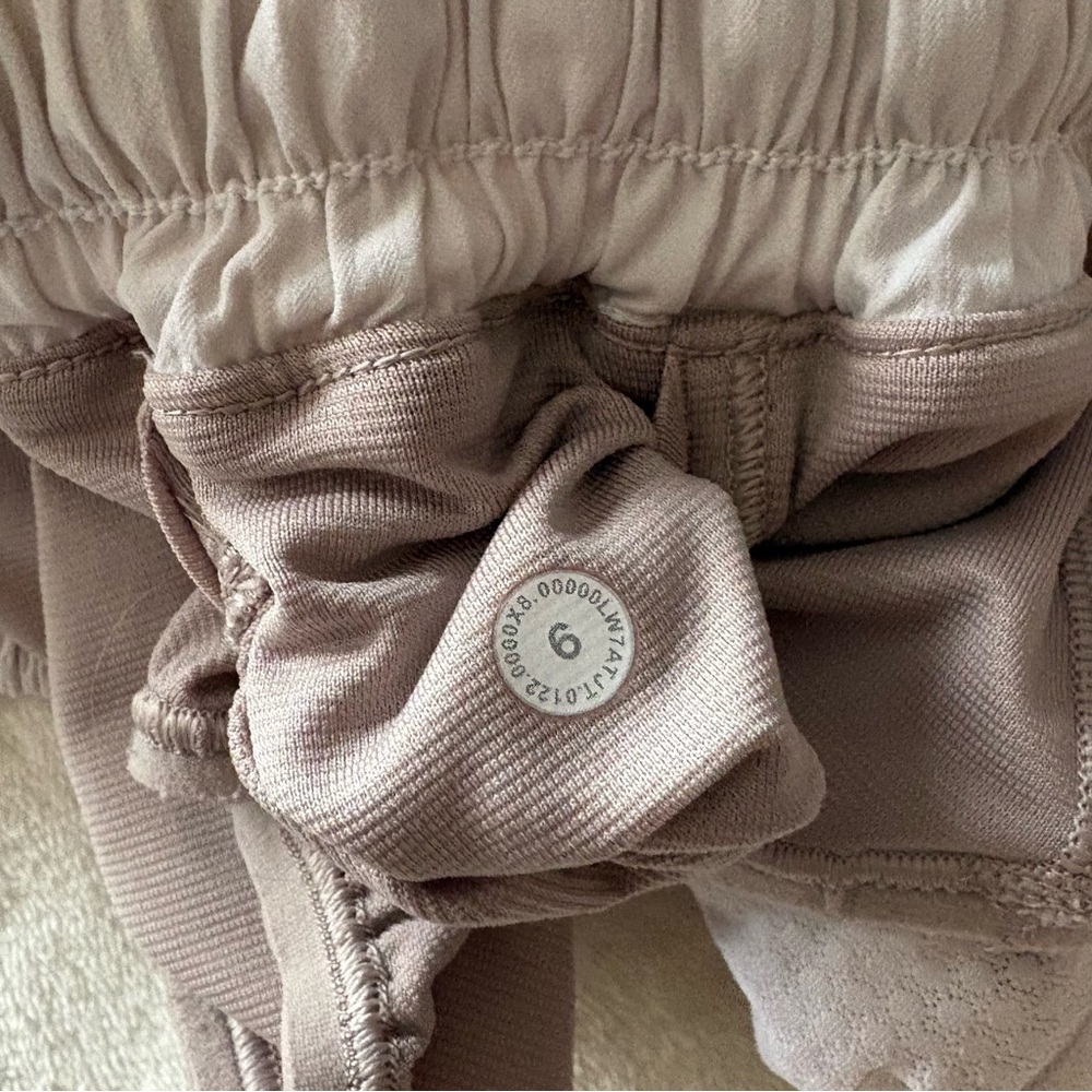 Lululemon White Hotty hot high-rise lined shorts | 6 - Picture 4 of 4